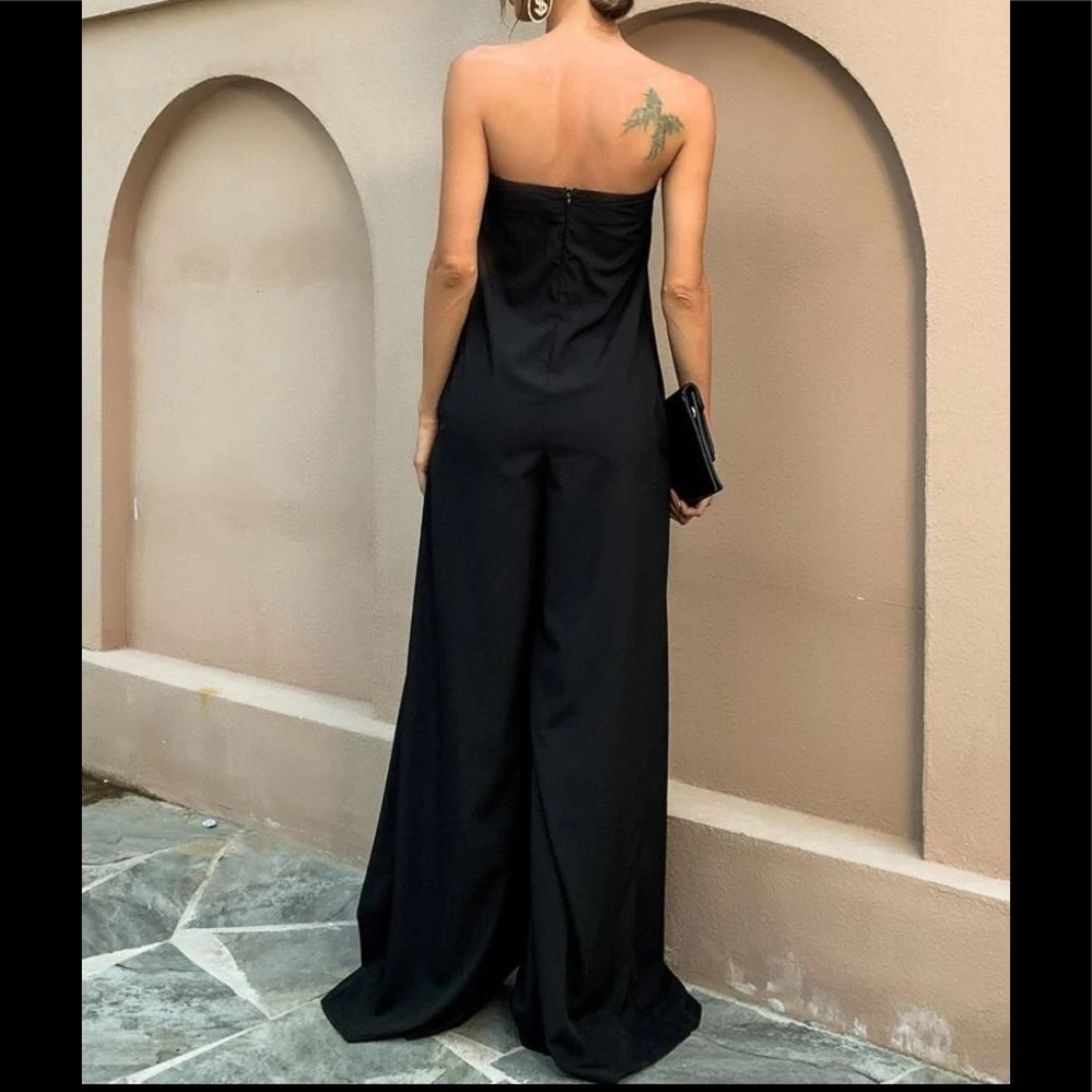 ⭐️ LAST ONE ⭐️ Wide Leg Jumpsuit - Picture 2 of 7